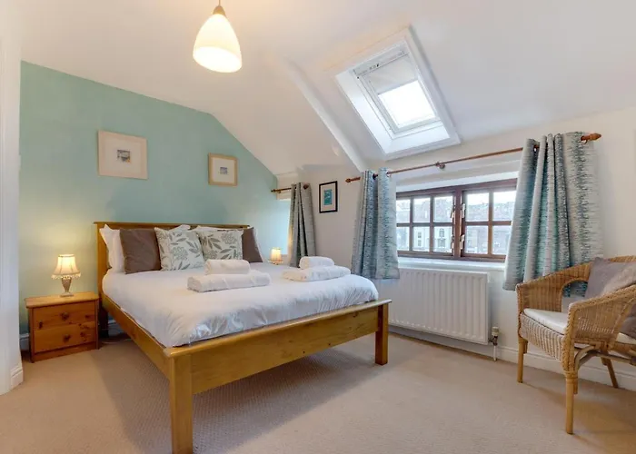 2 Bed In Oc-w794 * Whitby