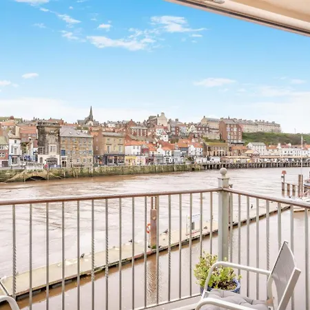 2 Bed In Oc-w794 Whitby