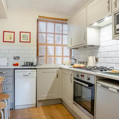 2 Bed In Oc-w794 * Whitby