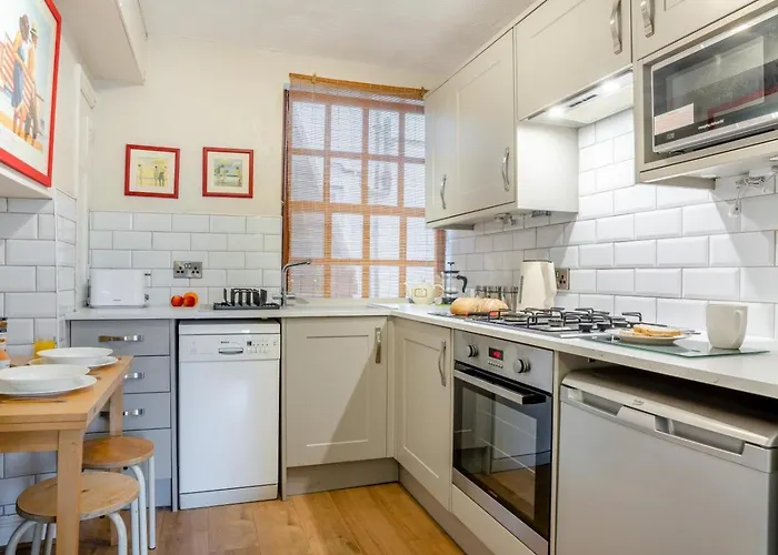 2 Bed In Oc-w794 * Whitby