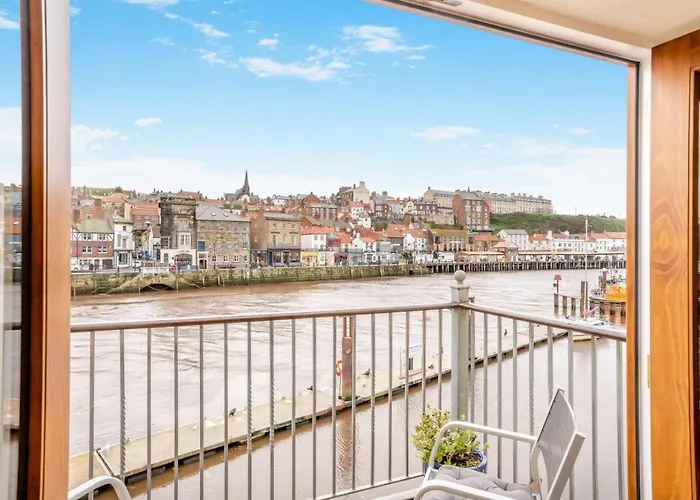 2 Bed In Oc-w794 Whitby