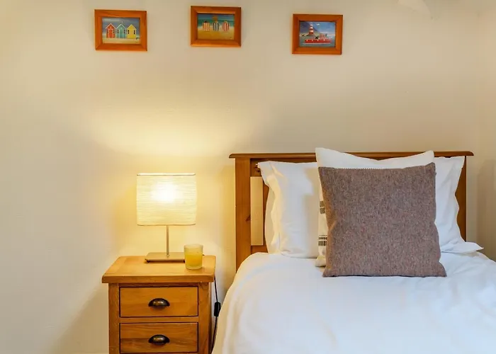 2 Bed In Oc-w794 * Whitby